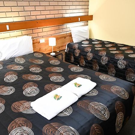 Holbrook Town Centre Motor Inn Eksteriør billede