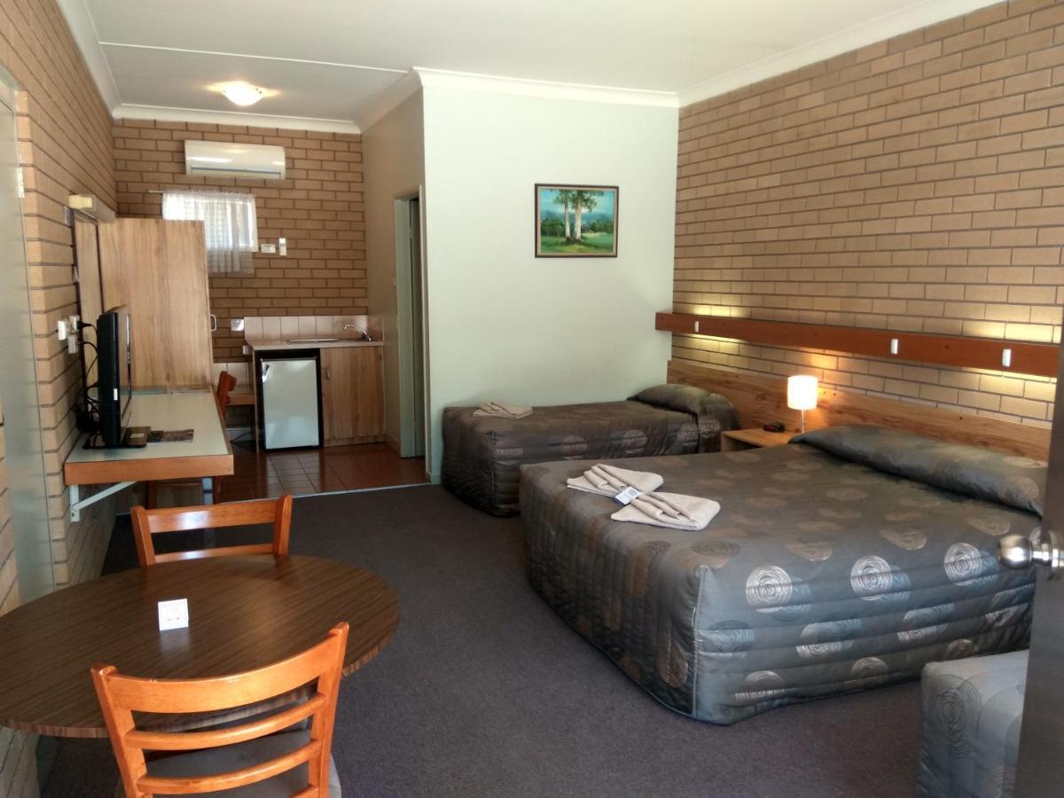 Holbrook Town Centre Motor Inn Eksteriør billede