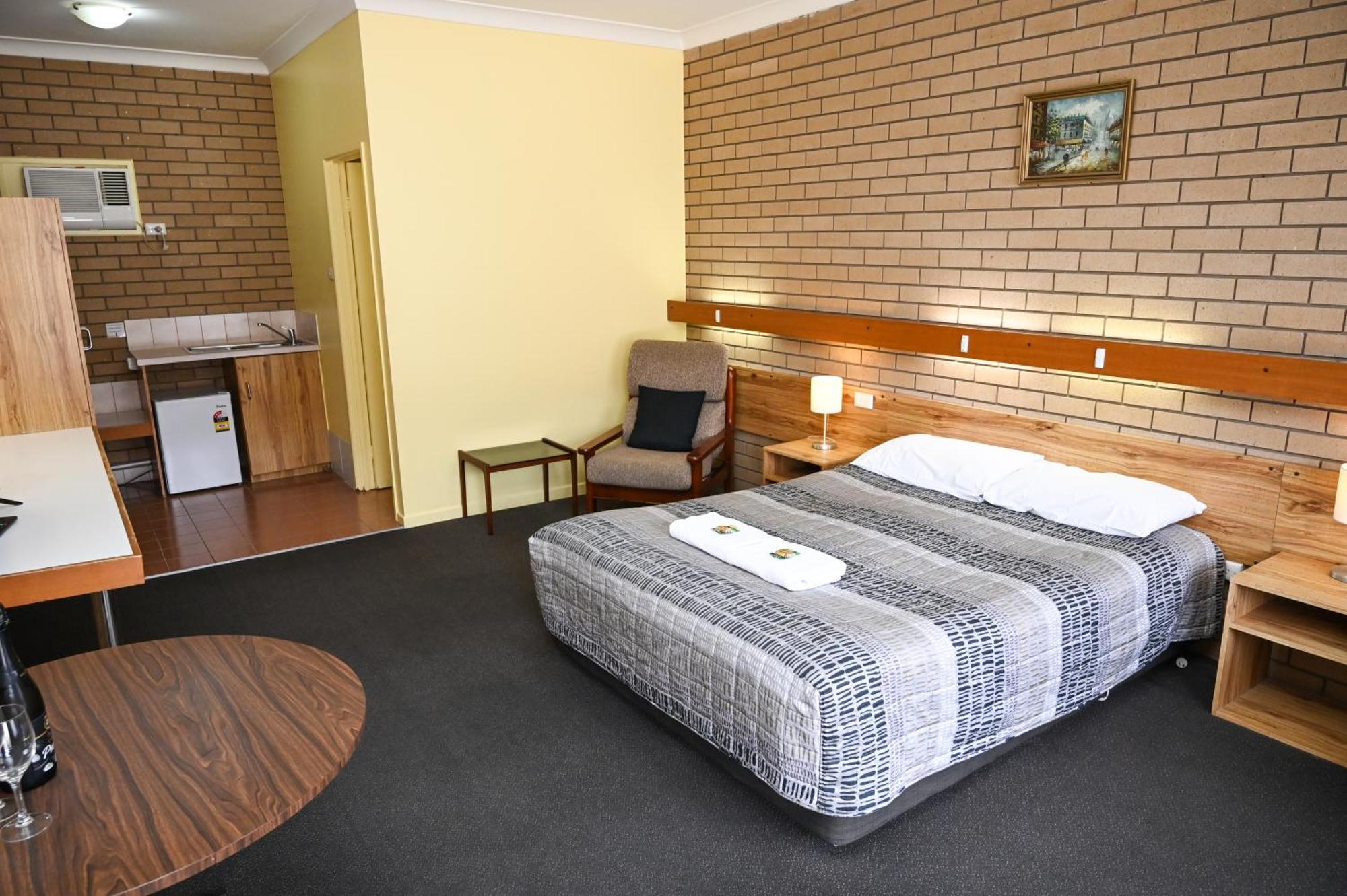 Holbrook Town Centre Motor Inn Eksteriør billede