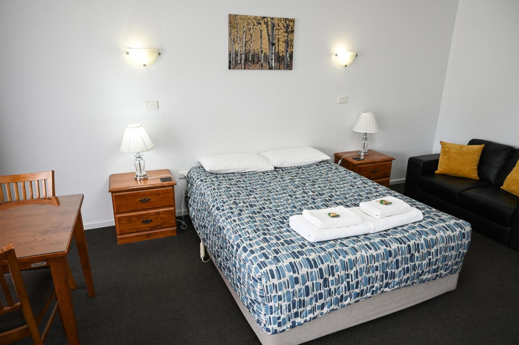 Holbrook Town Centre Motor Inn Eksteriør billede