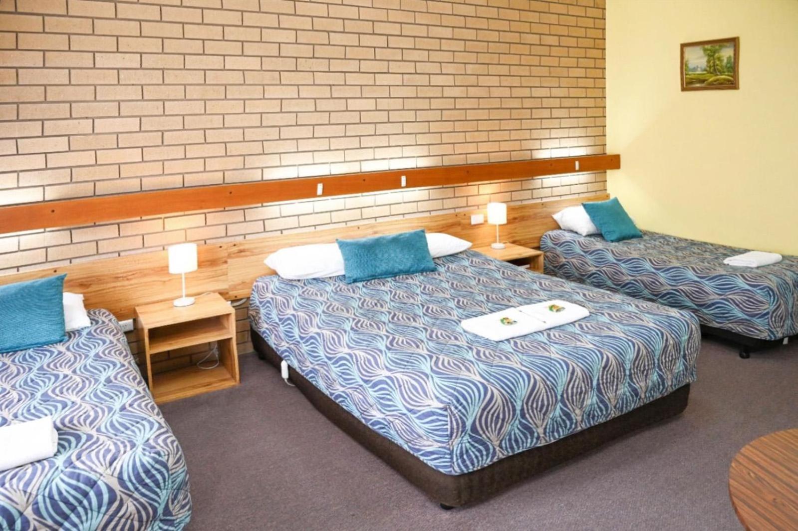 Holbrook Town Centre Motor Inn Eksteriør billede