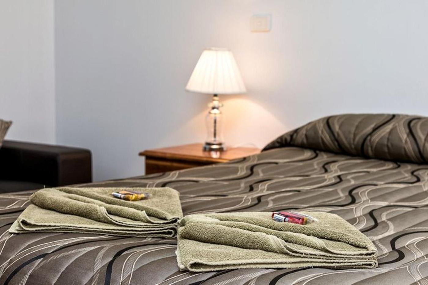 Holbrook Town Centre Motor Inn Eksteriør billede