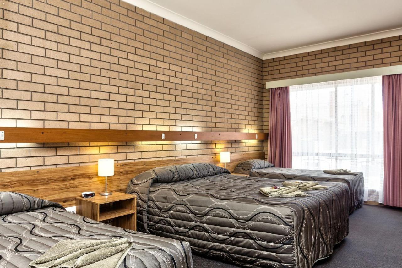 Holbrook Town Centre Motor Inn Eksteriør billede