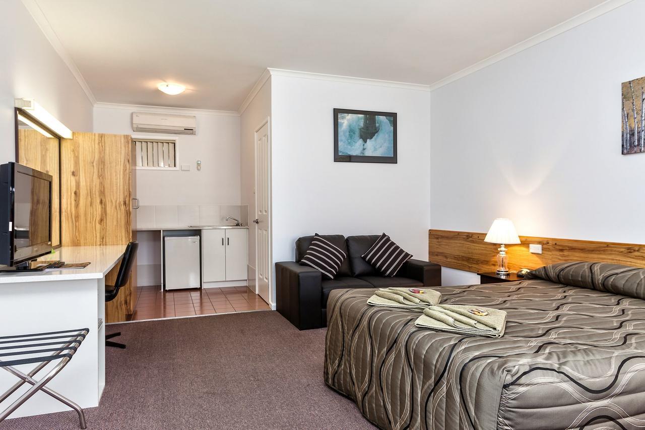 Holbrook Town Centre Motor Inn Eksteriør billede